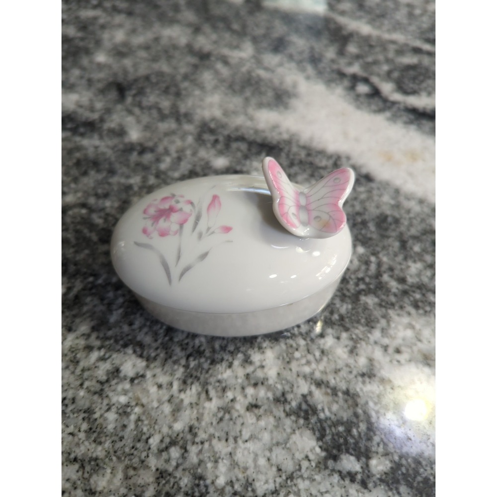 VTG Jasco "Petal and Wings" White Porcelain Pink Butterfly Lily Trinket Box 3"